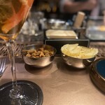 ST.Regis　Bar - 四川の豆菓子、旨辛でマイウー！