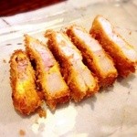 純枠金華豚（山形県  平田牧場）ロースかつ定食  2667円のロースかつ