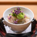 東茶屋 なかむら - 2025.5 桑名産煮蛤 八尾産一寸豆 秋田産じゅん菜 うるい ミニトマト 花穂紫蘇