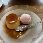 フルールド・オリーヴ カンパーニュ - 硬めプリンとイチゴオレンジアイス