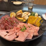 和牛工場 あら川 - ファミリー盛り合わせ　6,000円