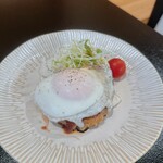 べんてん屋 - 目玉焼きハンバーグ