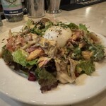 THETA　MU - 最高に美味い　半熟卵ときのこのサラダ！　量は多いけど、旨し！　量は多いので、2人でもＳサイズでね！