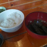 漁師めし みなと食堂 - メカブの吸い物とご飯