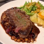 299428039 - エゾ鹿ローストはベリーとナッツのソースで