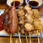 一平 - フランクフルト、鶏もも、鶏皮、つくね