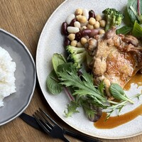 若鶏のハーブロースト レモンジンジャーソース ［ライス付き］