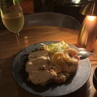 ザ タヴァン グリル＆ラウンジ - 