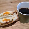 フレスタベーカリー - てりたまサンド&珈琲セット(税込418円)
①てりたまサンド
具材は照り焼きチキン&玉子&萵苣、量少なめ
お飲み物《セットドリンク》①HOT珈琲