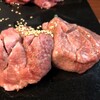 炭火焼肉 勇 - 肉三種盛りの極厚牛タン