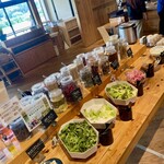 カフェ＆ミール MUJI - リーフ系。ポットなどの中身はいただけません！飾りです