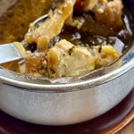 カフェ＆ミール MUJI - スープカレーの中には鶏肉がたくさん！
