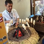 滝本駅売店 - 炭火でじっくり焼き上げます。
