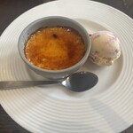 Burgundy - クレームブリュレ＆ストロベリーチーズケーキアイス盛り合わせ