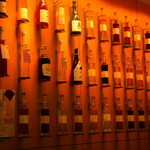 酒茶論 - ずらりと並ぶ古酒