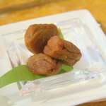 酒茶論 - ”梅干の燻製”口の中で広がる梅の香は古酒によくあう。