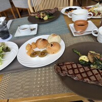 MIDO RESTAURANT PIC NIKA - 