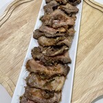肉工房千里屋 - パックから出して広げるとかなりの量！