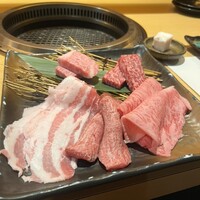 近江うし焼肉 にくTATSU 銀座店 - 