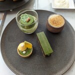 ザ・ラウンジ - 上段