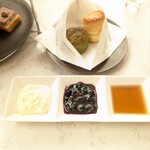 ザ・ラウンジ - プレーンスコーン/抹茶とアプリコットのスコーン