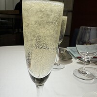 代官山ASO チェレステ 日本橋店 - まずはスパークリングワインで乾杯