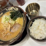 北海道らーめん みそ熊 - 