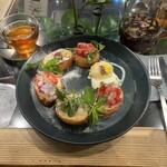 青山フラワーマーケット ティーハウス 赤坂Bizタワー店 - 花かんむりのフレンチトースト 1,540円 + セットドリンク バラの紅茶 660円