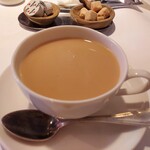 ビストロ ル ブルジョン - ミルクティー