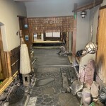 西陣 鳥岩楼 - 店内玄関。