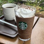 スターバックスコーヒー - ドリンク写真:ダークモカチップフラペチーノと本日のドリップ珈琲