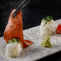 和牛大トロ炙り握り（2貫）