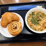 Honolulu International Airport JAL Sakura Lounge - 