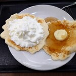 Honolulu International Airport JAL Sakura Lounge - 