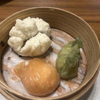 中国菜厨 エスサワダ 新丸ビル店 - 蒸し点心二種盛り合わせ
