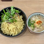 小麦と肉 桃の木