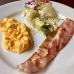 デニーズ - メインプレートのアップ。