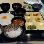 全日餐飲 月之路 - 今日の朝食です。