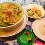 KHANHのベトナムキッチン 銀座999 - 豚バラとナスのピリ辛フォー