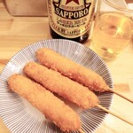 大衆串カツ酒場 どてや - 料理写真:串揚げ 豚ロース（3串￥390）