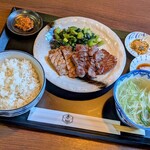 炭焼牛たん 赤兵衛分店 - 赤兵衛定食 中