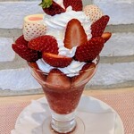 Fruit Parfaiteria Kaju - たっぷりいちごパフェ