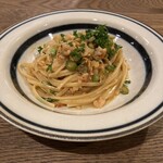 L'Angolo - シラスと芹のパスタ。