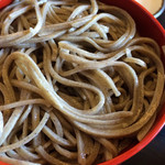 手打 神代そば - 十割そば風味豊かで歯ごたえ抜群です。