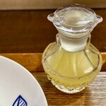 らあめん サンド - 味変用の酢みかん