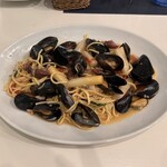 フレンチバル サン・ピエール - 宮城県産ムール貝とホワイトアスパラの手打ちパスタ