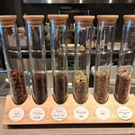 Global French Kitchen 雫 - 紅茶葉のラインナップ