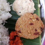 南印度ダイニング ポンディバワン - チャトニ＆マサラワダ＆ウルカイ