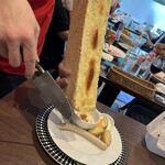 湯島天神横ラクレットグリル チーズ料理＆スイスワインのお店 - 