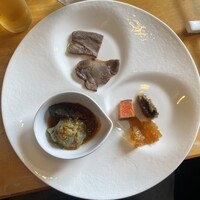 開化亭 - よもぎ豆腐、ピータン、牛スネ肉と焼豚、フカヒレ、サーモン、鮑